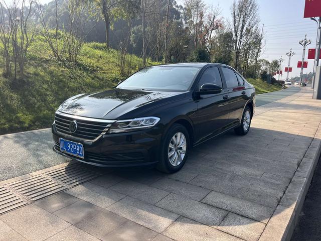Volkswagen Lavida - фото 0