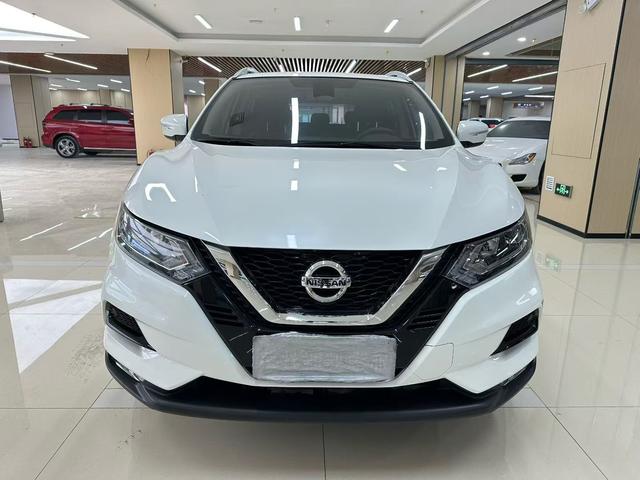 Nissan Qashqai - фото 1