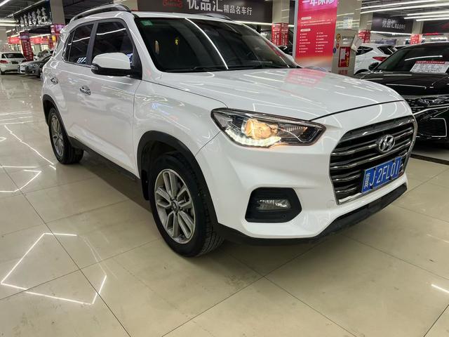 Hyundai ix35 - фото 2