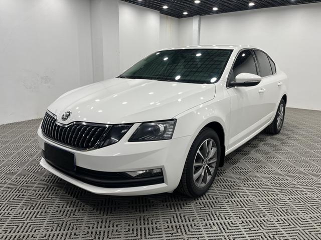 Skoda Octavia - фото 0