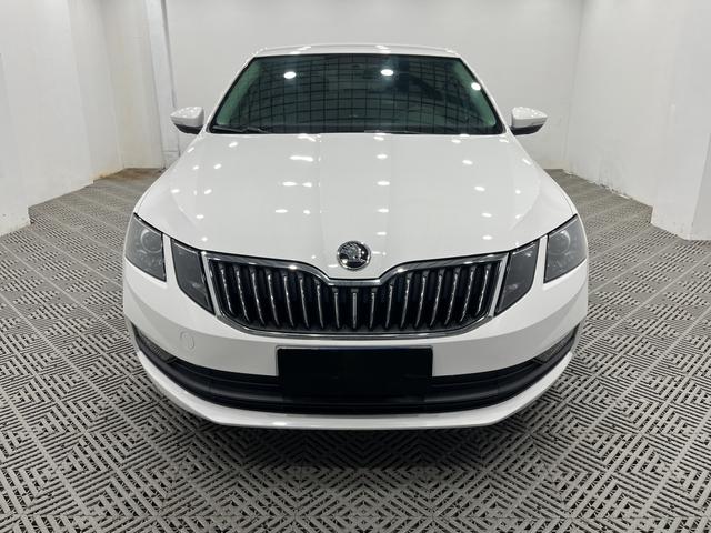 Skoda Octavia - фото 1
