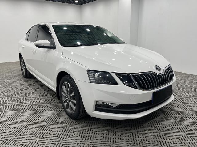 Skoda Octavia - фото 2