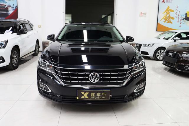 Volkswagen Passat - фото 1