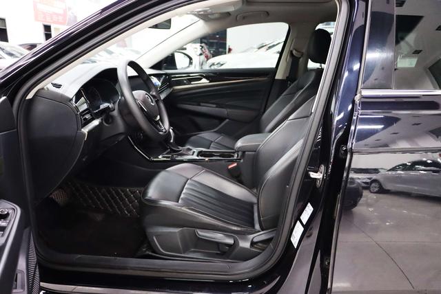 Volkswagen Passat - фото 3