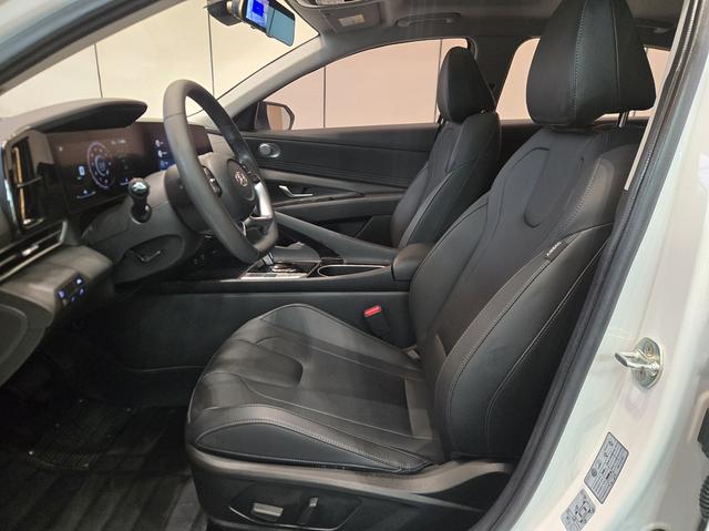 Hyundai Elantra - фото 4