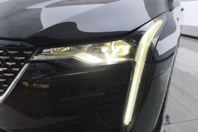 Cadillac CT4 - фото 1