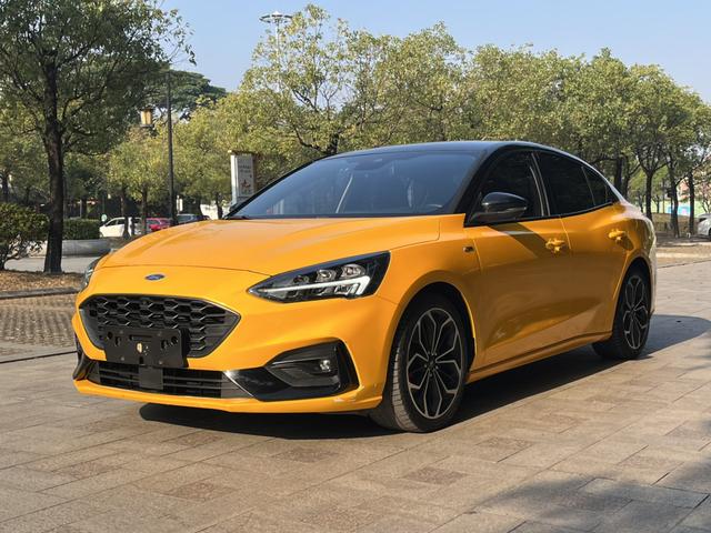 Ford Focus - фото 0
