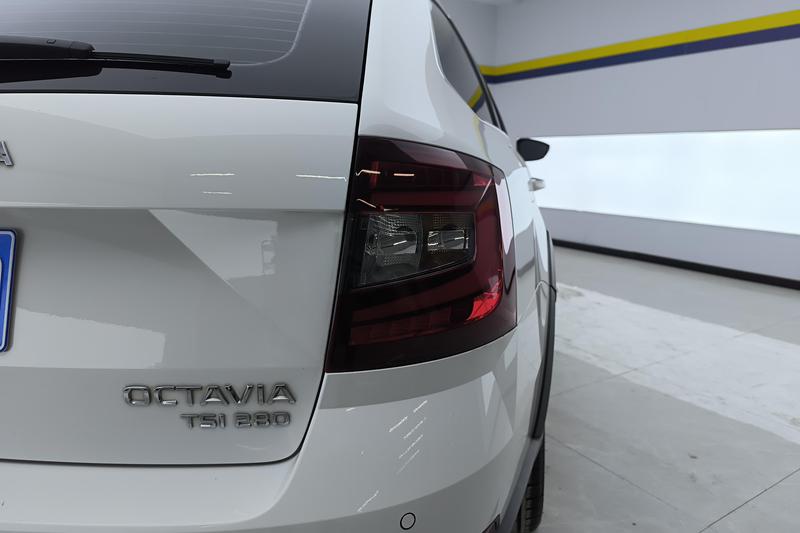 Skoda Octavia - фото 4