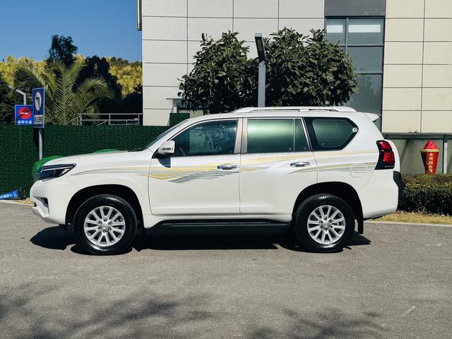 Toyota Prado (Import) - фото 2