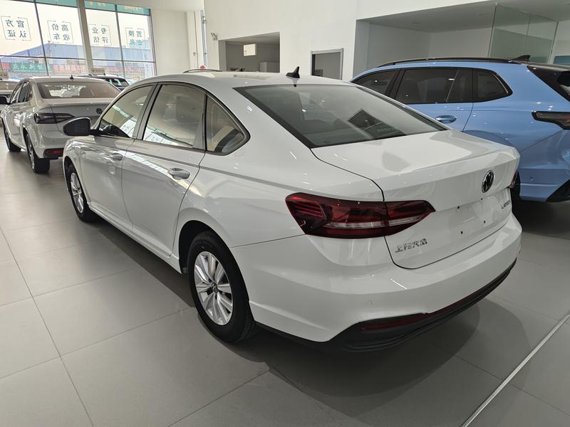 Volkswagen Lavida - фото 3