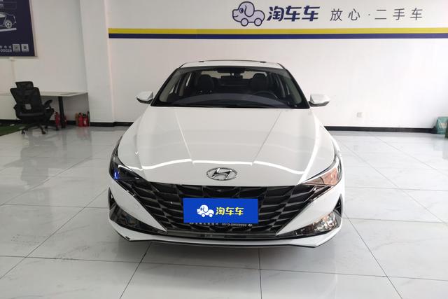 Hyundai Elantra - фото 2