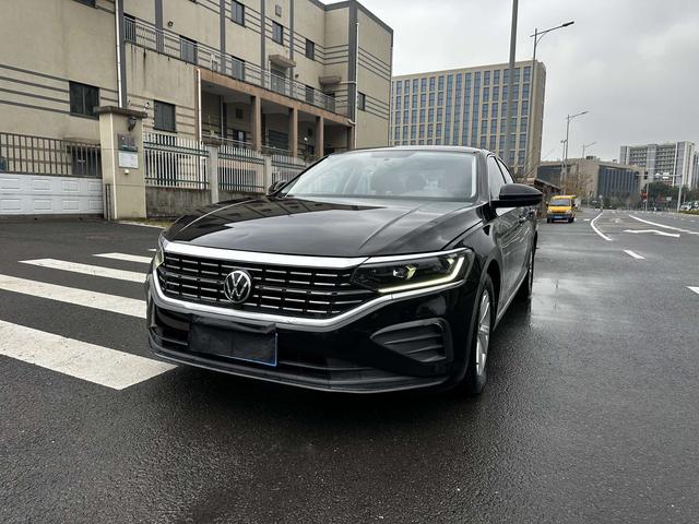 Volkswagen Passat - фото 0