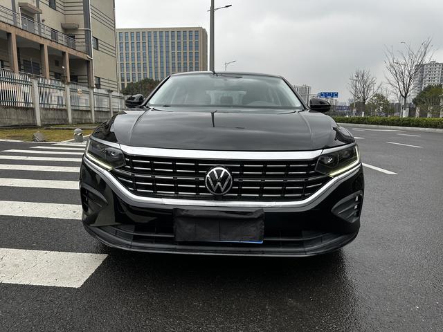 Volkswagen Passat - фото 1