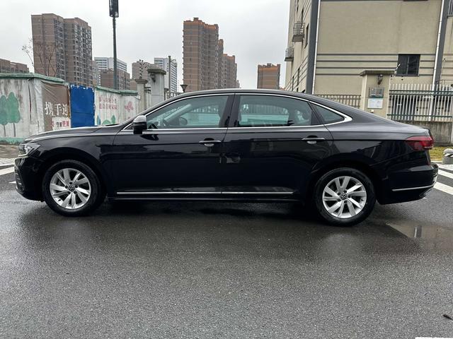 Volkswagen Passat - фото 3