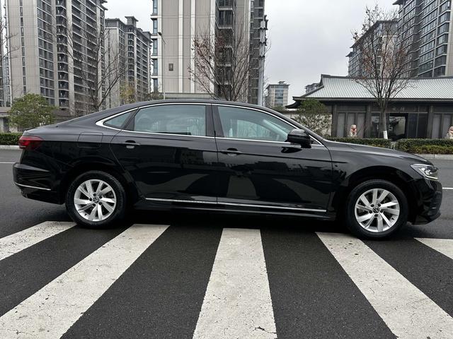Volkswagen Passat - фото 4