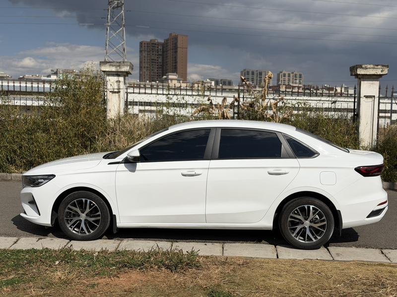 Geely Emgrand - фото 3