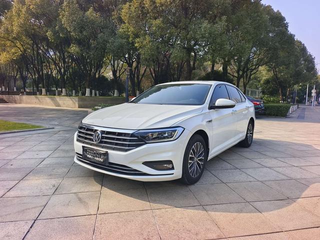 Volkswagen Sagitar - фото 0