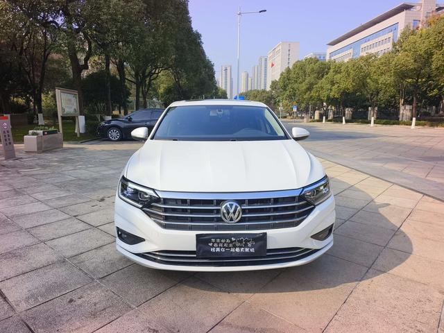 Volkswagen Sagitar - фото 1
