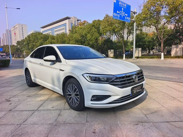 Volkswagen Sagitar - фото 2