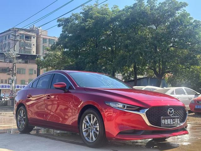 Mazda 3 Axela - фото 2
