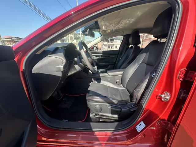 Mazda 3 Axela - фото 3