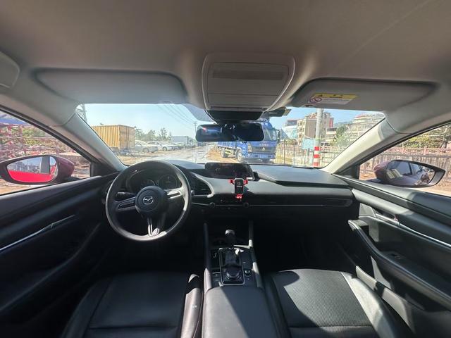 Mazda 3 Axela - фото 4