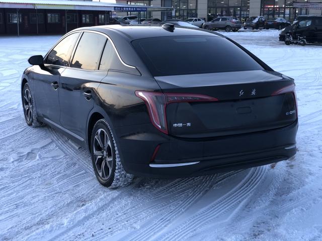 Hongqi E-QM5 - фото 3