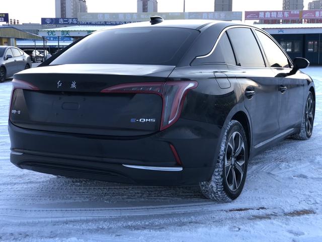 Hongqi E-QM5 - фото 4