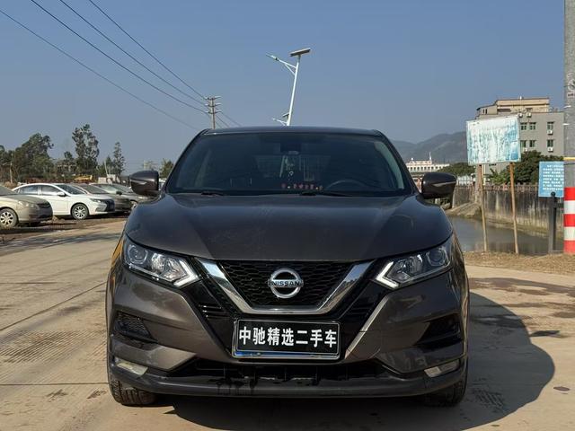 Nissan Qashqai - фото 1