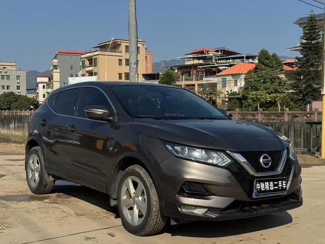 Nissan Qashqai - фото 2