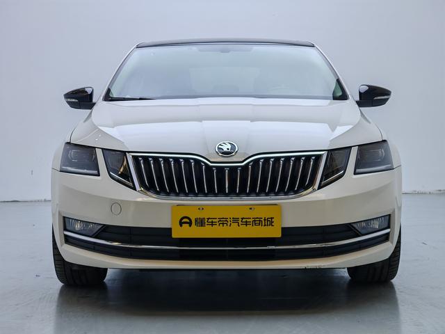 Skoda Octavia - фото 1