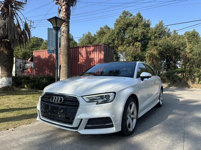 Audi A3 - фото 0