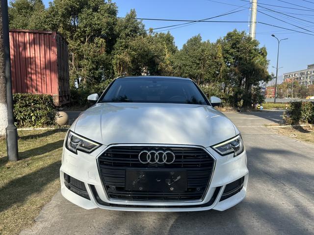 Audi A3 - фото 1
