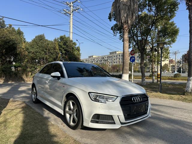 Audi A3 - фото 2