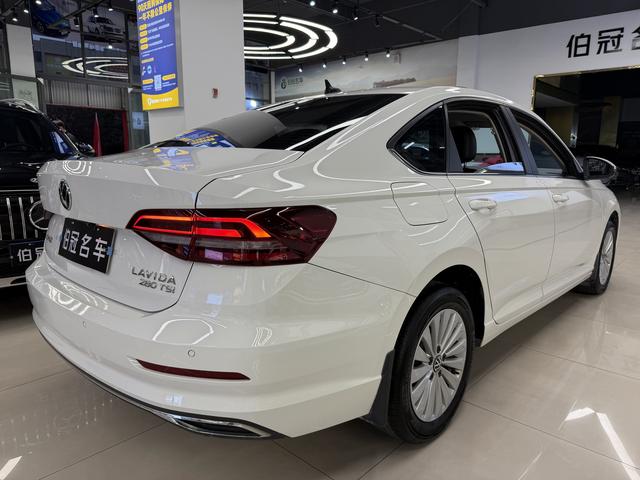 Volkswagen Lavida - фото 2