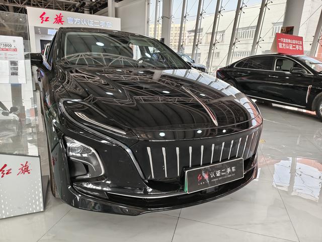 Hongqi E-QM5 - фото 2