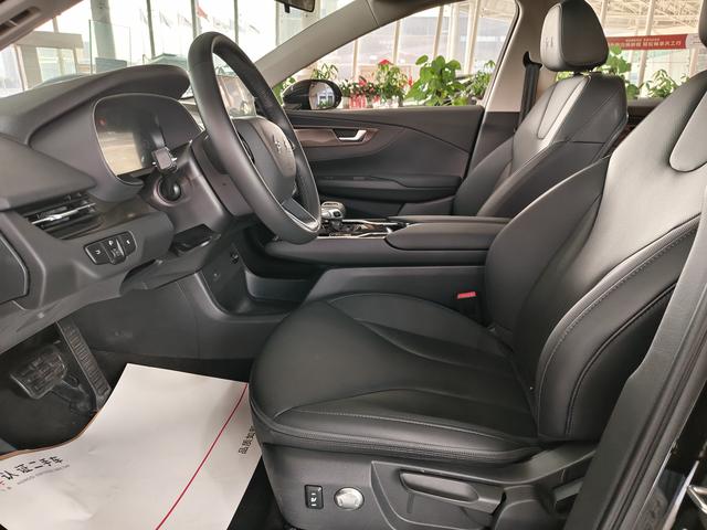 Hongqi E-QM5 - фото 3