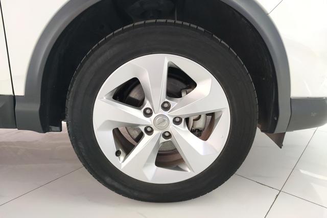 Nissan Qashqai - фото 4