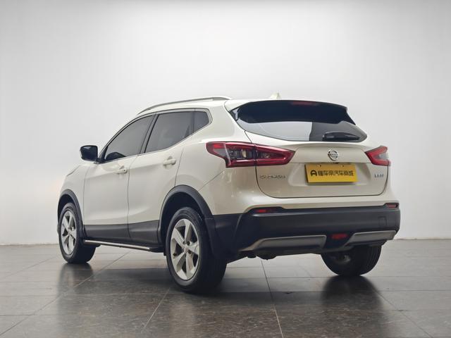 Nissan Qashqai - фото 4