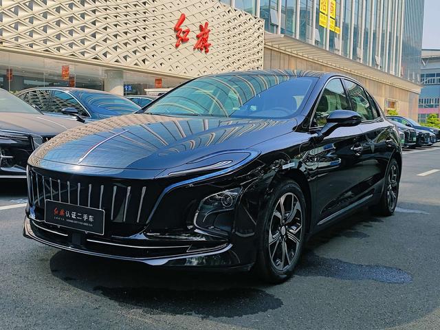Hongqi E-QM5 - фото 0