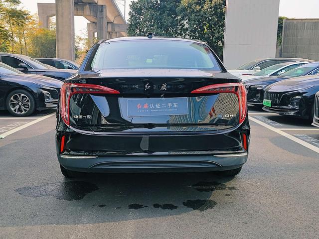 Hongqi E-QM5 - фото 4
