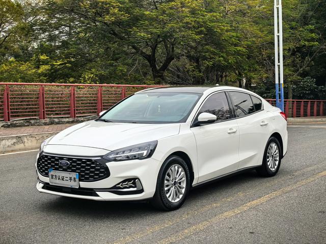 Ford Focus - фото 0