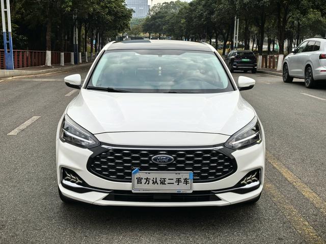 Ford Focus - фото 1