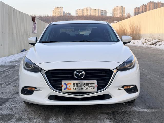 Mazda 3 Axela - фото 1
