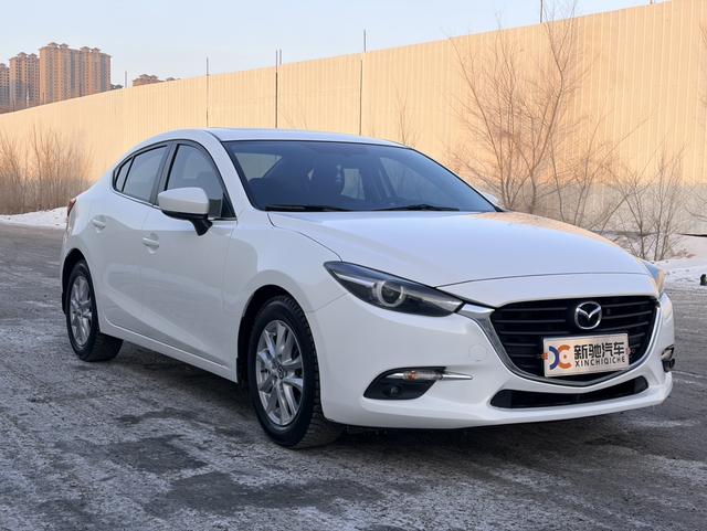 Mazda 3 Axela - фото 2