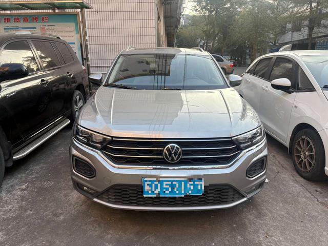 Volkswagen T-Roc - фото 1