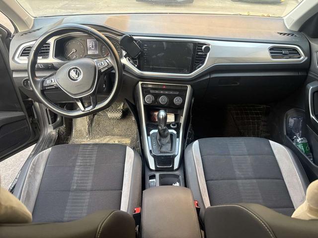 Volkswagen T-Roc - фото 4