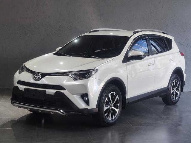 Toyota RAV4 - фото 0