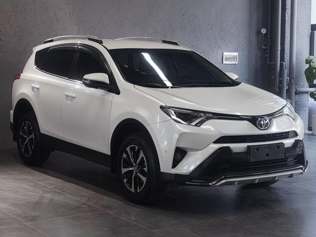 Toyota RAV4 - фото 2