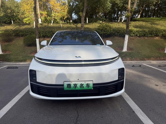 Li Auto L7 - фото 1